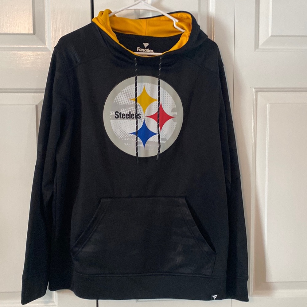 Men’s Steelers hoodie, size large